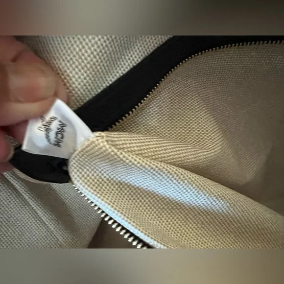 MCM FUNKY ZEBRA WEEKENDER TRAVEL BAG - Picture 13 of 16